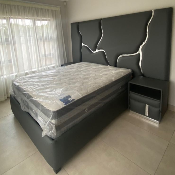 Azarna Overlapping Headboard